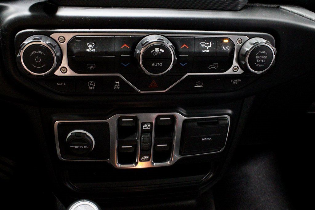 Used 2021 Jeep Wrangler Unlimited Sahara image 28