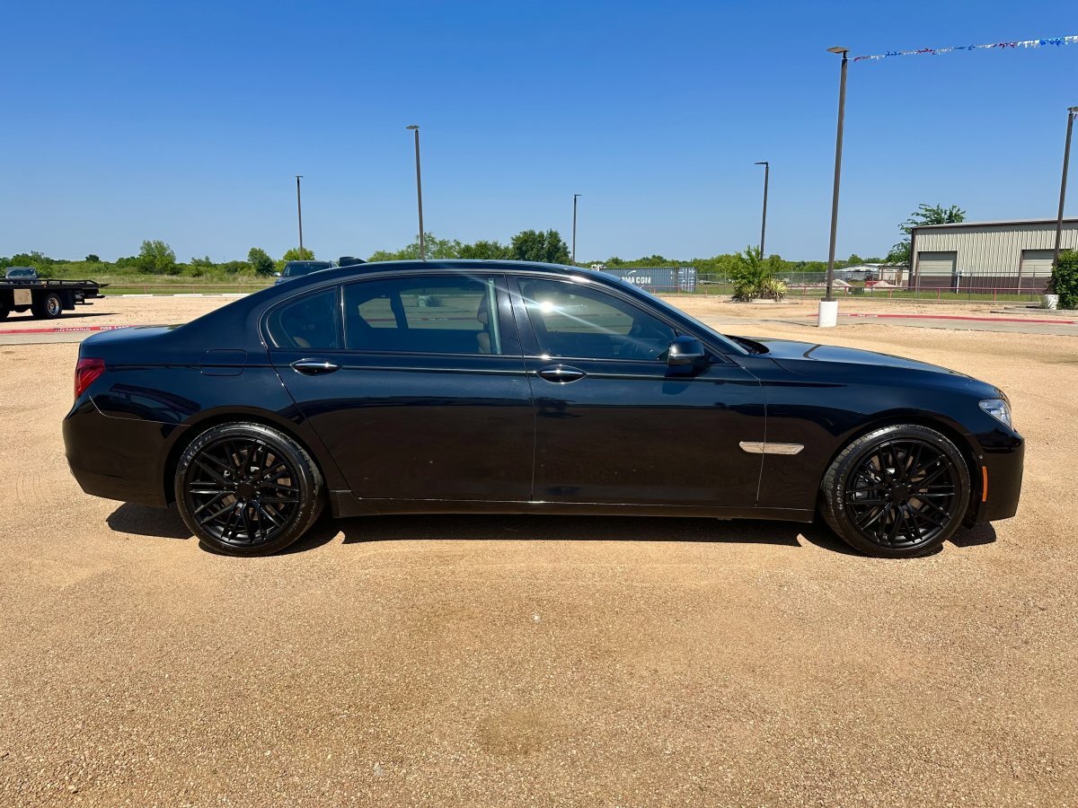 Used 2014 BMW 750Li RWD image 6