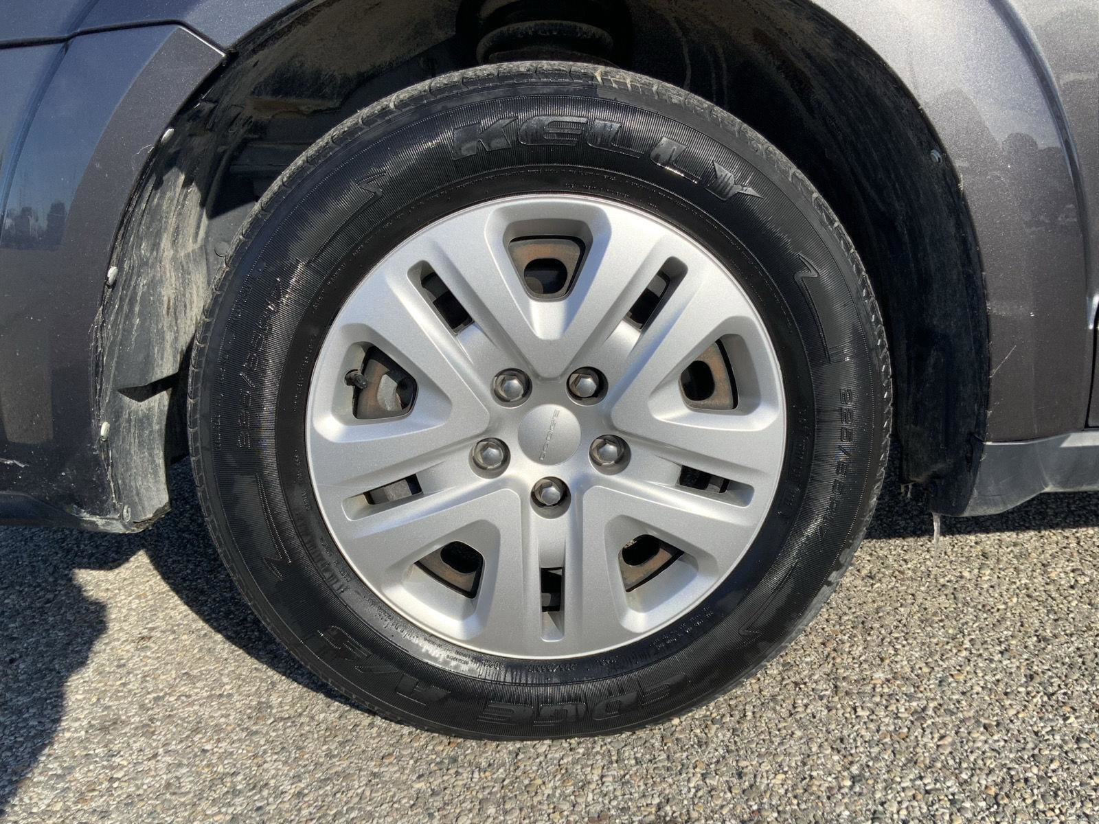 Used 2020 Dodge Journey SE w/ SE Popular Equipment Group image 17