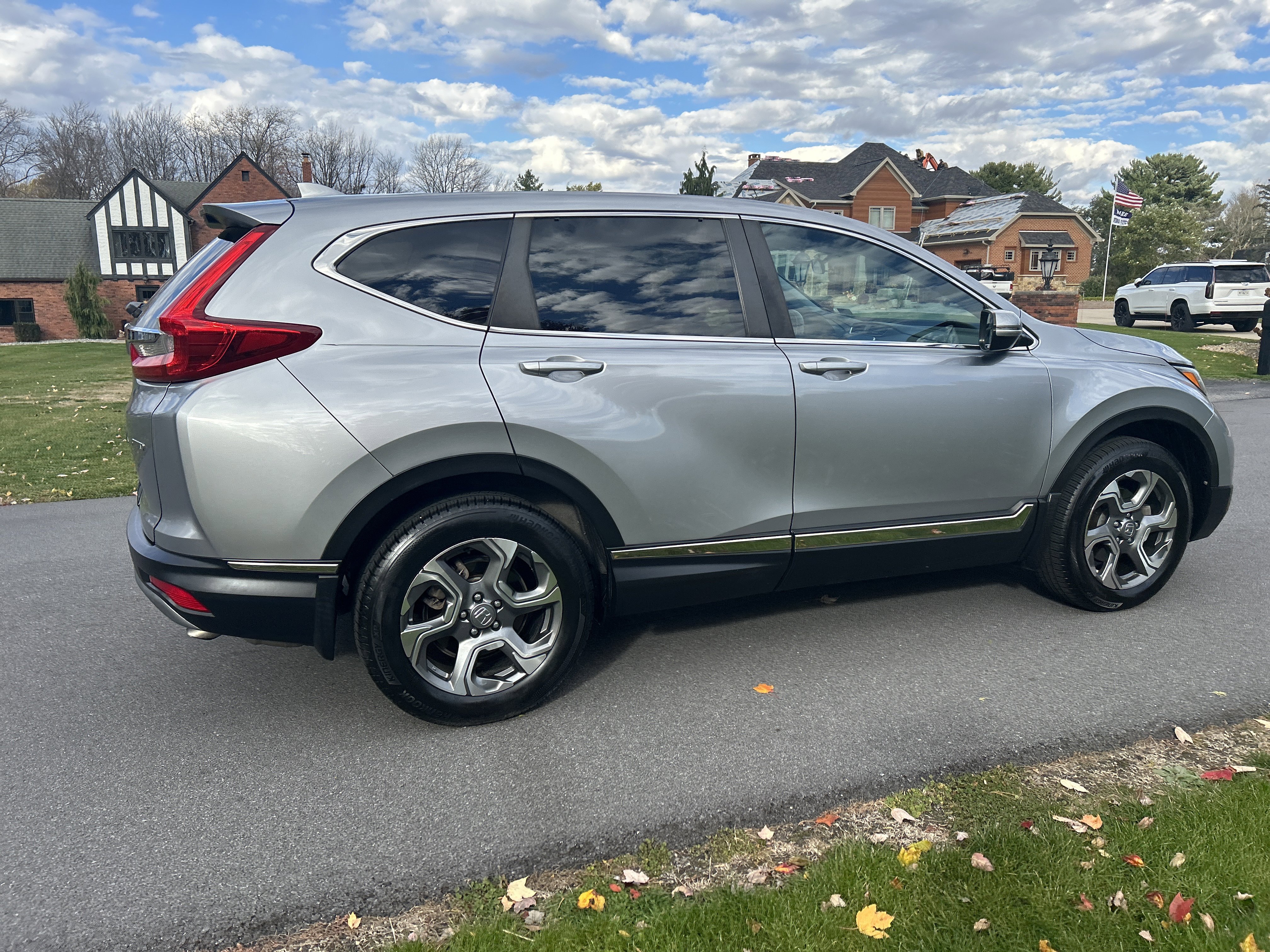 Used 2019 Honda CR-V EX image 8