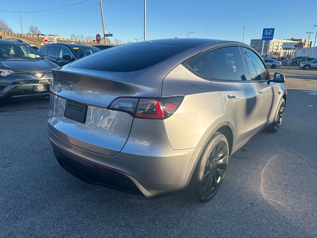 Used 2025 Tesla Model Y Long Range image 9