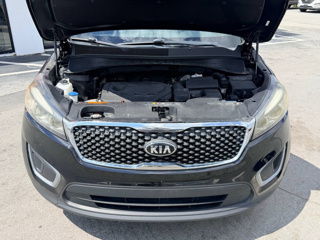 Used 2018 Kia Sorento FWD image 11