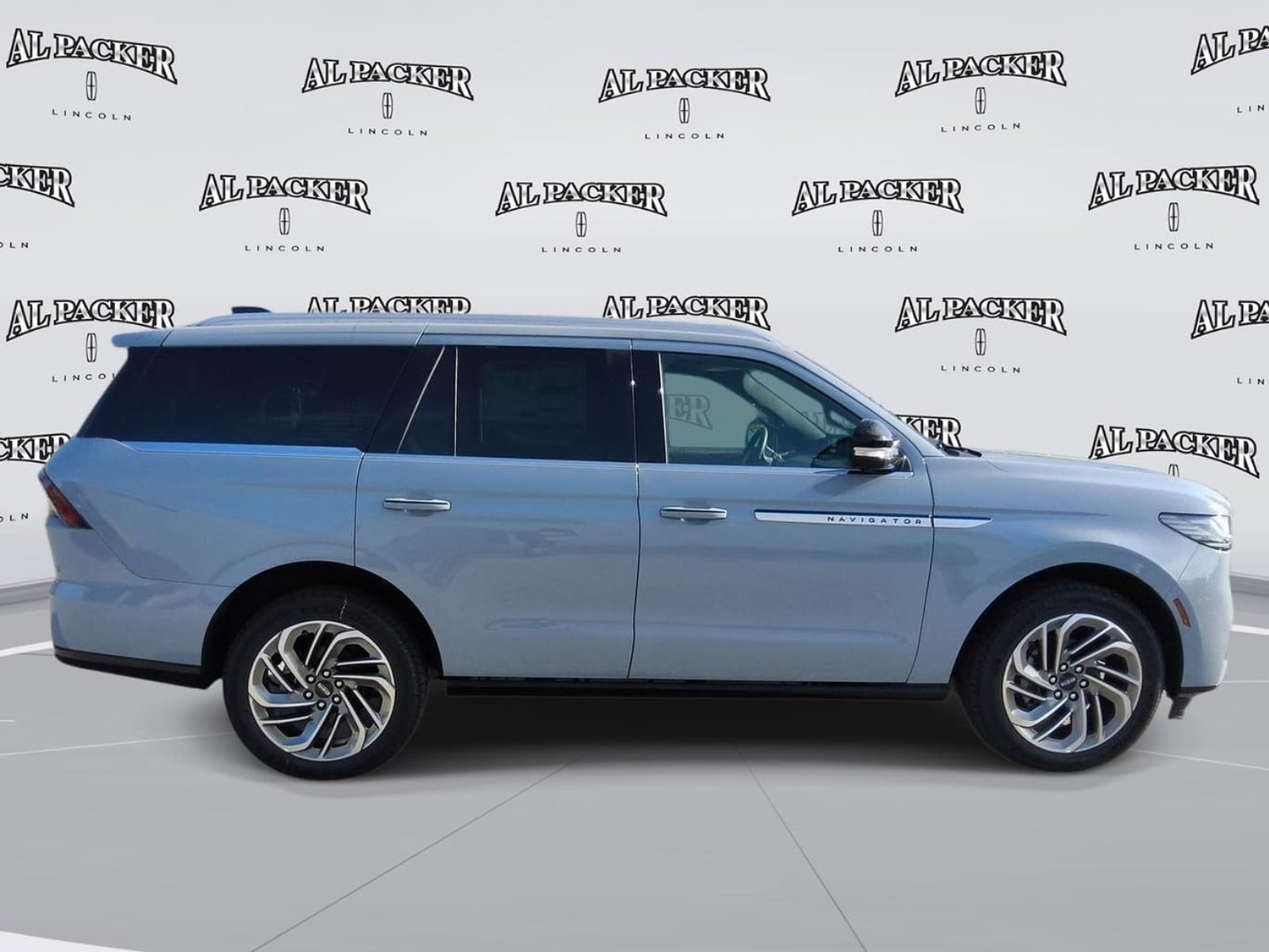 New 2027 Lincoln Navigator Reserve AWD/4WD image 6