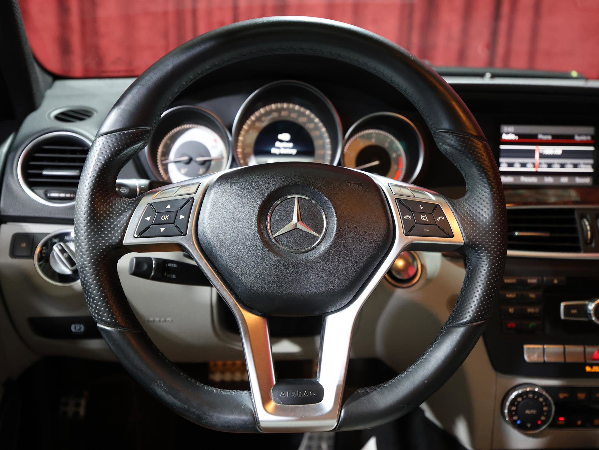 Used 2014 Mercedes-Benz C 250 Sedan image 17