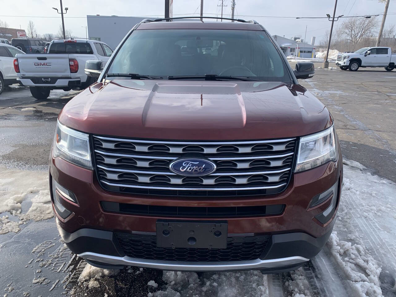 Used 2016 Ford Explorer XLT w/ Equipment Group 202A image 4