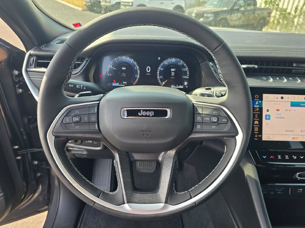 New 2026 Jeep Grand Cherokee Limited w/ Limited Altitude Package AWD/4WD image 18