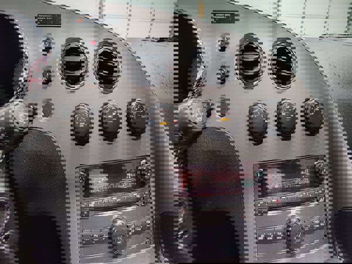 Used 2007 Pontiac Solstice Convertible w/ Premium Package image 32