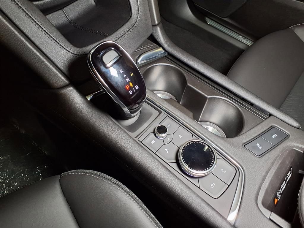 New 2025 Cadillac XT5 Premium Luxury FWD image 19