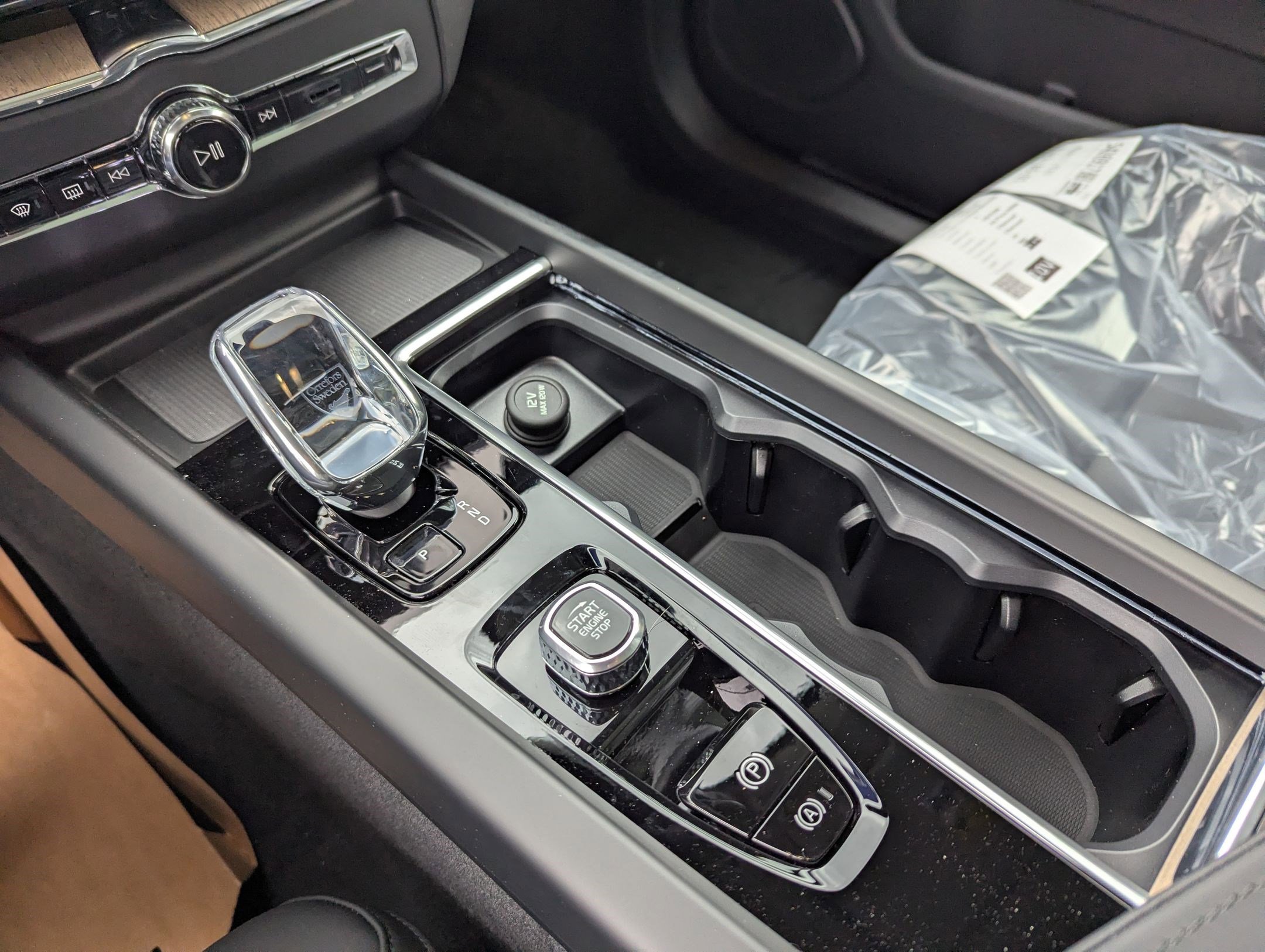 New 2026 Volvo XC60 B5 Plus w/ Protection Package Premier image 16