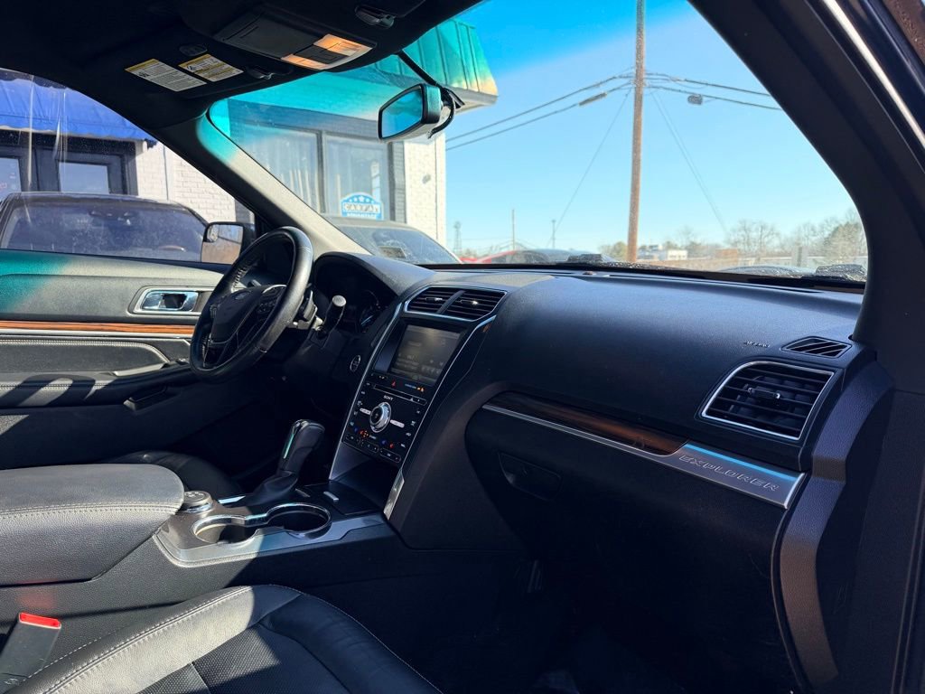 Used 2016 Ford Explorer Limited image 21