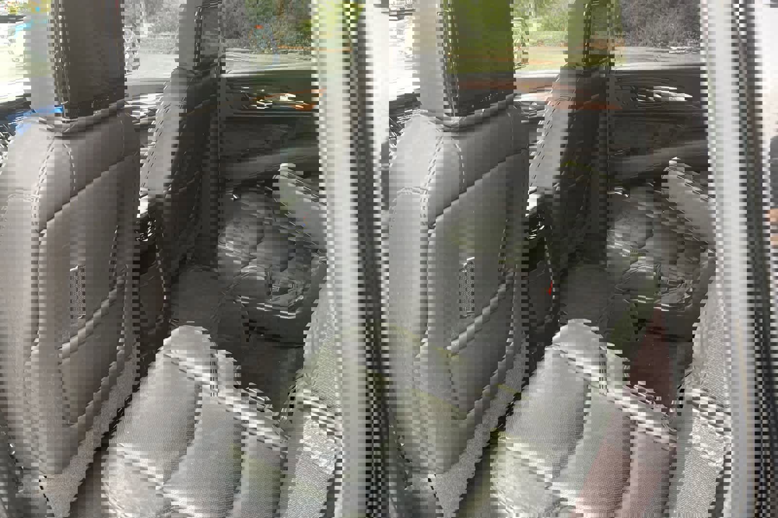 Used 2017 Cadillac Escalade Luxury image 4