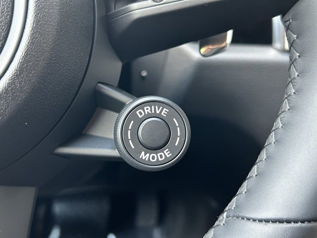 Certified 2025 Porsche Macan image 39