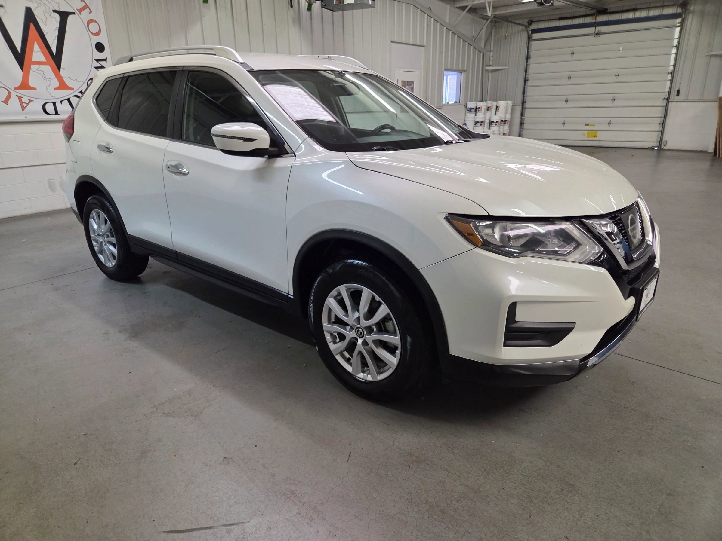 Used 2017 Nissan Rogue SV image 10