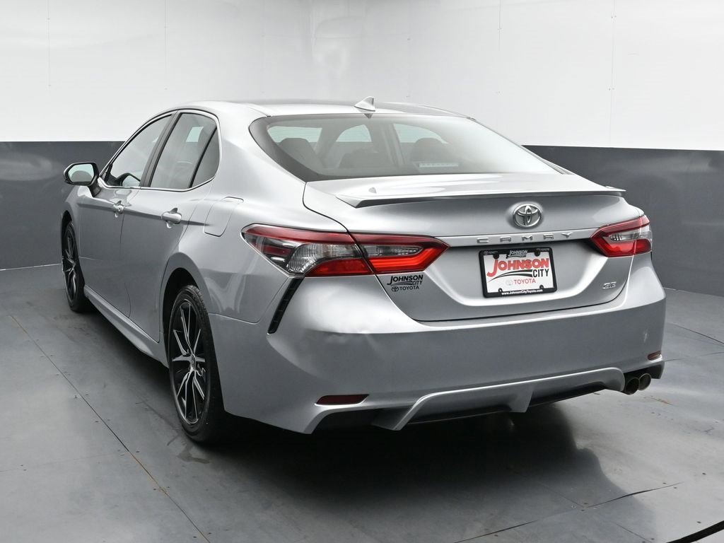 Used 2022 Toyota Camry SE image 6