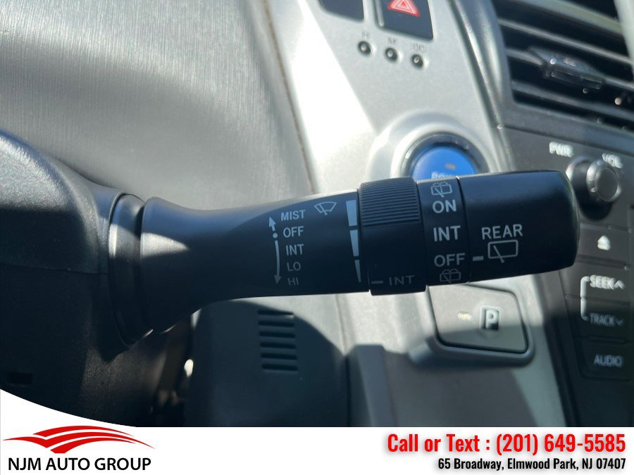 Used 2014 Toyota Prius V Five FWD image 23