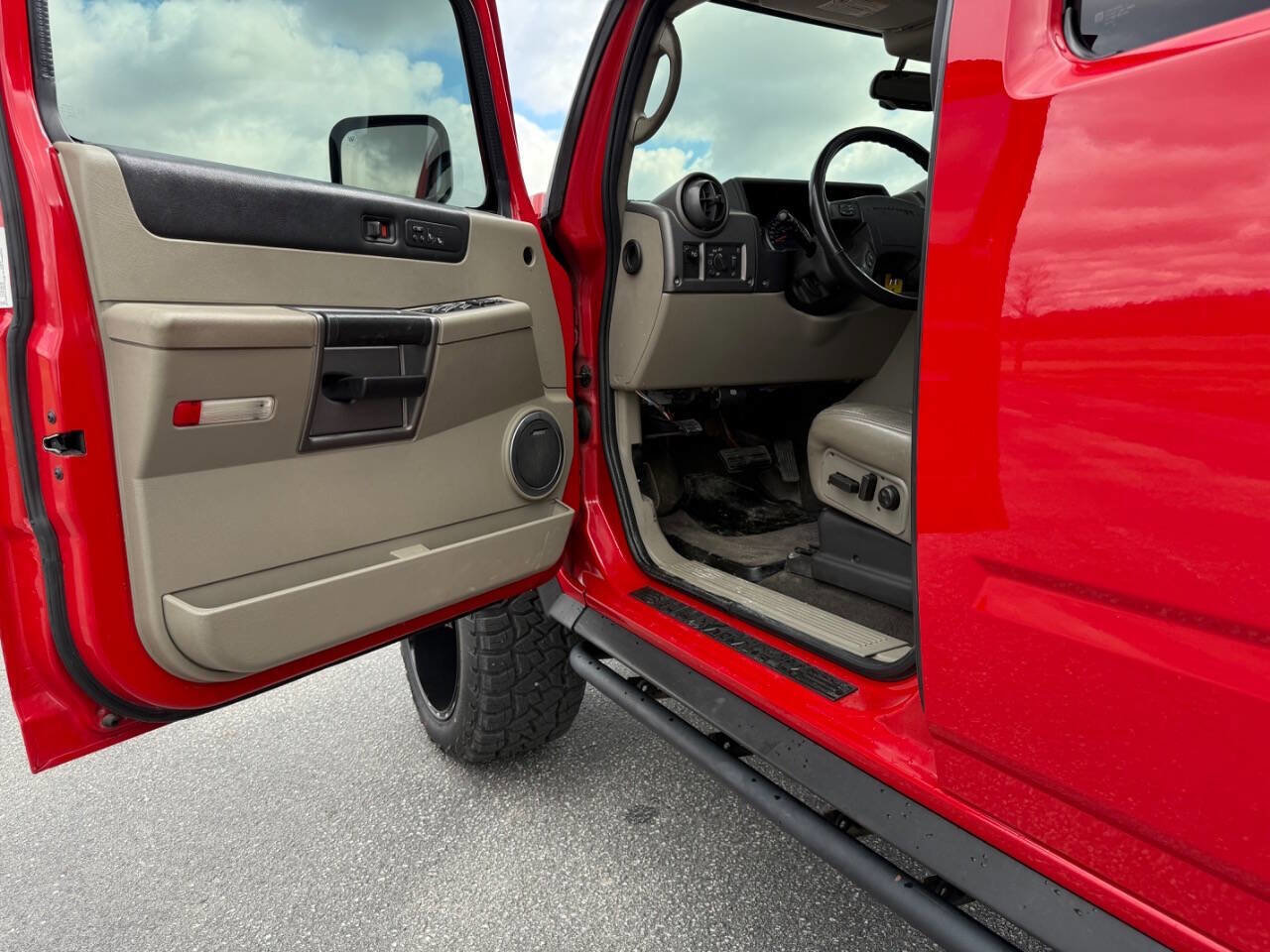 Used 2004 HUMMER H2 image 13