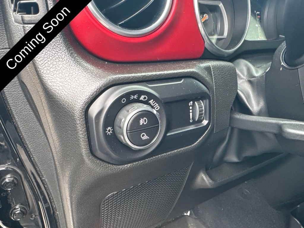 Used 2023 Jeep Gladiator Rubicon w/ LED Lighting Group AWD/4WD image 10