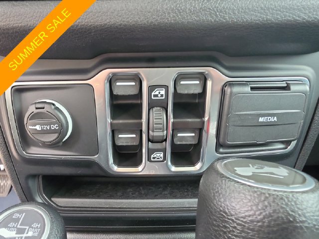 Certified 2024 Jeep Wrangler Unlimited w/ Convenience Group AWD/4WD image 16