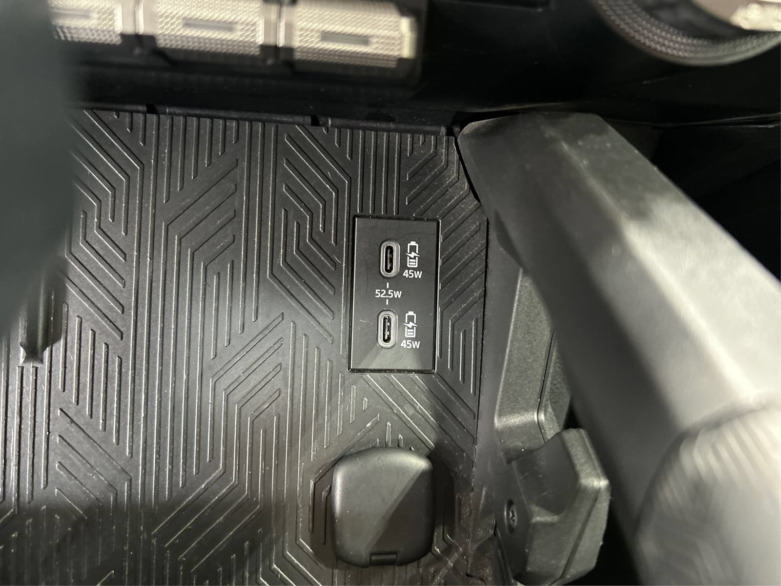Used 2024 Toyota Tacoma SR5 AWD/4WD image 31