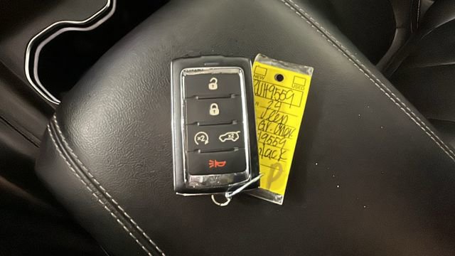 Used 2024 Jeep Grand Cherokee Limited 4xe AWD/4WD image 21