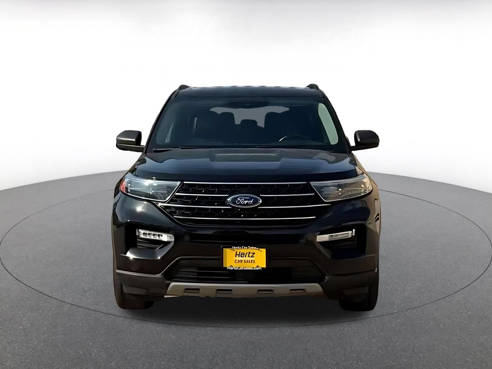 Used 2024 Ford Explorer XLT w/ Equipment Group 202A AWD/4WD image 4