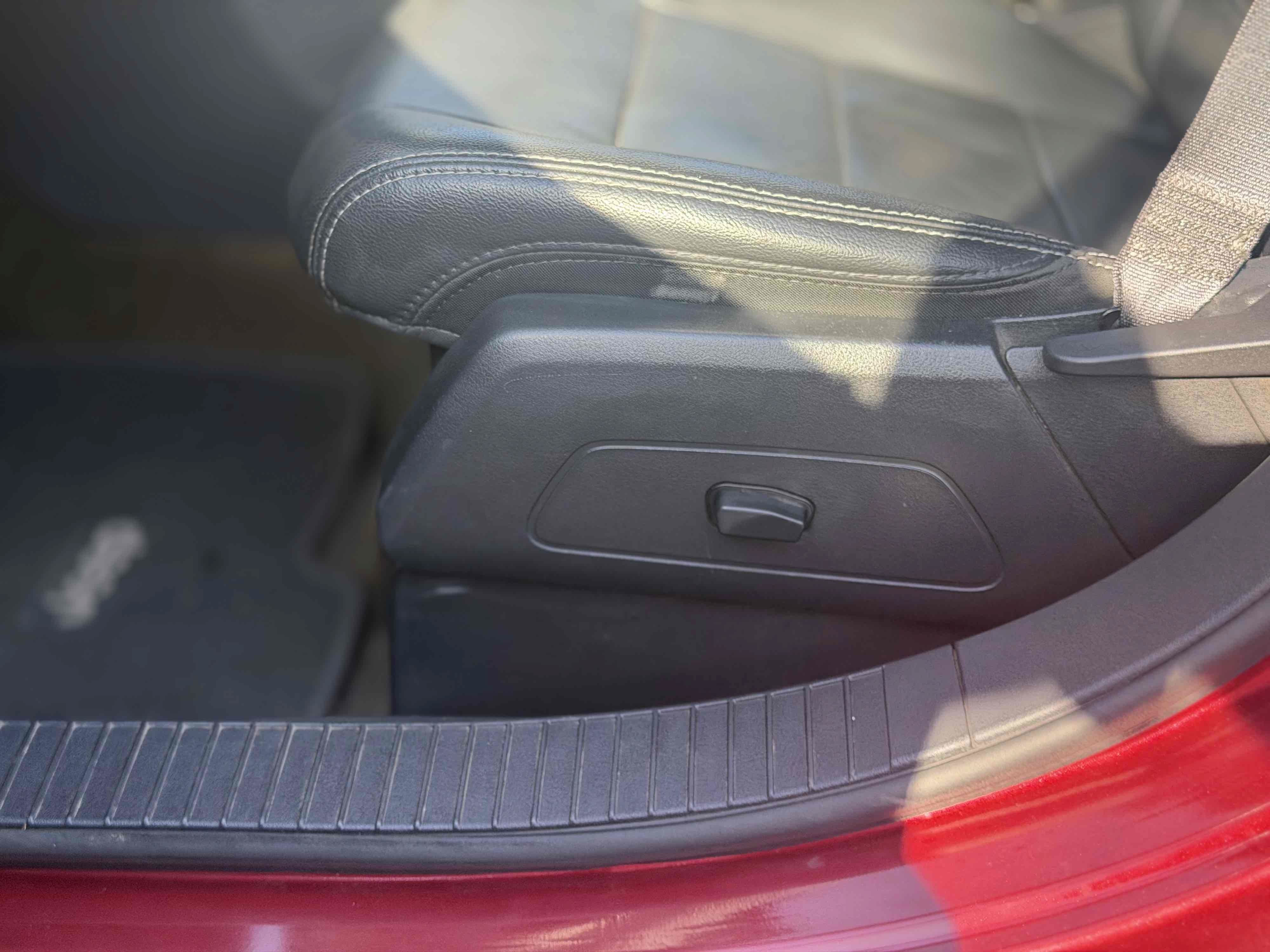 Used 2016 Jeep Patriot High Altitude FWD image 16