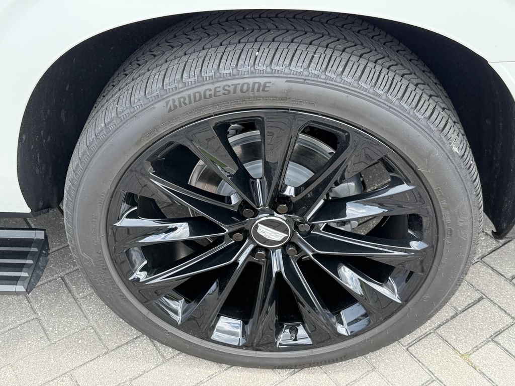 Certified 2025 Cadillac Escalade ESV Sport Platinum w/ LPO, ONYX Package AWD/4WD image 34