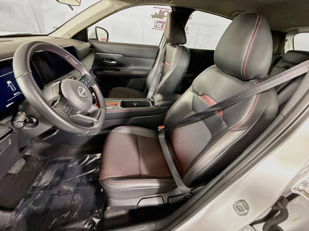 Used 2025 Nissan Kicks SR AWD/4WD image 24