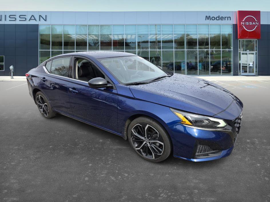 Certified 2024 Nissan Altima 2.5 SR image 3