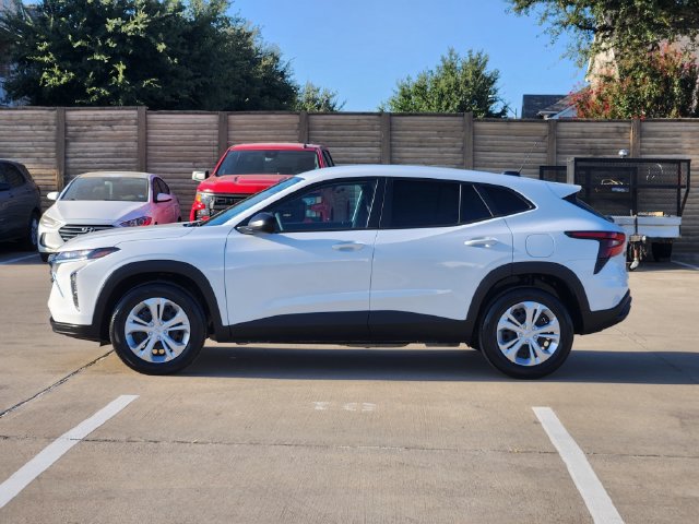 Used 2026 Chevrolet Trax LS FWD image 11