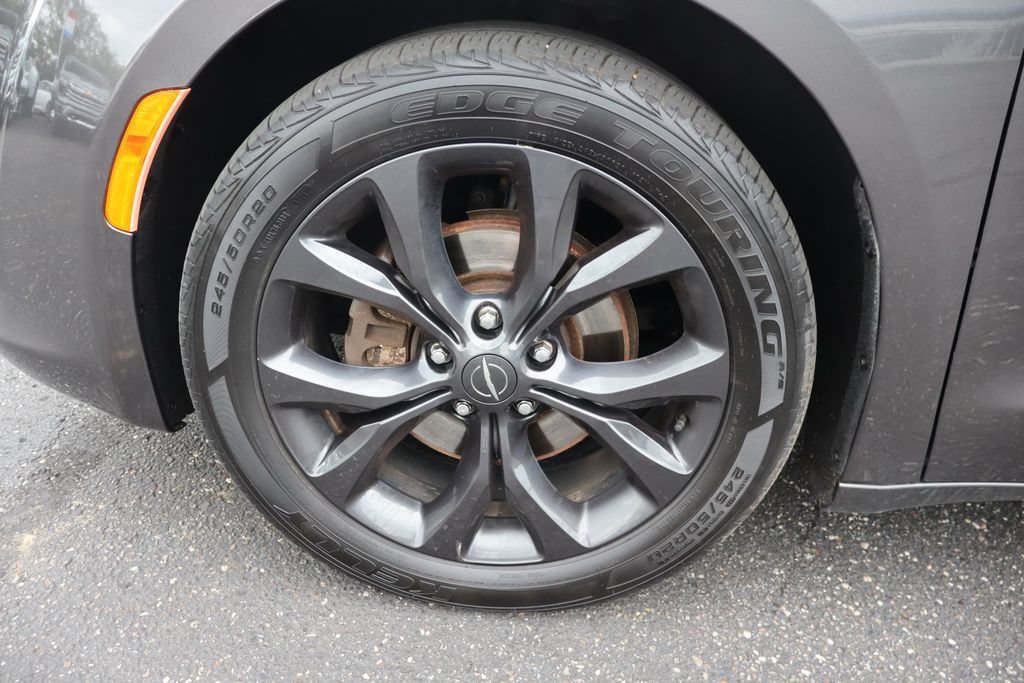 Used 2018 Chrysler Pacifica Touring Plus w/ S Appearance Package FWD image 39