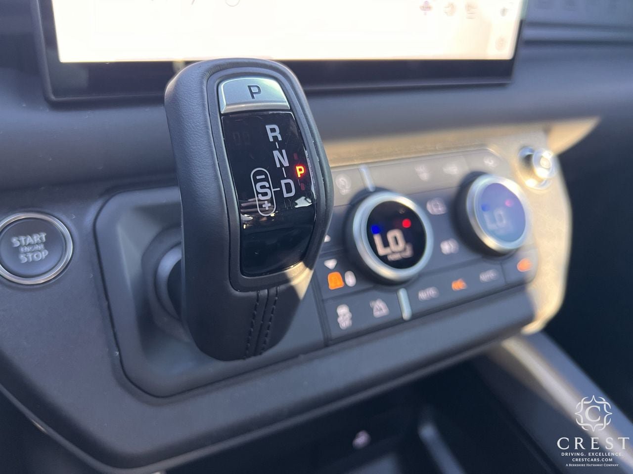 Used 2025 Land Rover Defender 130 X-Dynamic SE AWD/4WD image 18