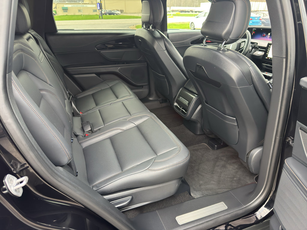 Used 2025 Lincoln Nautilus Premier w/ Jet Appearance Package AWD/4WD image 15