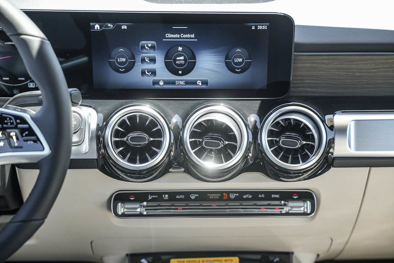 New 2026 Mercedes-Benz GLB 250 4MATIC image 14