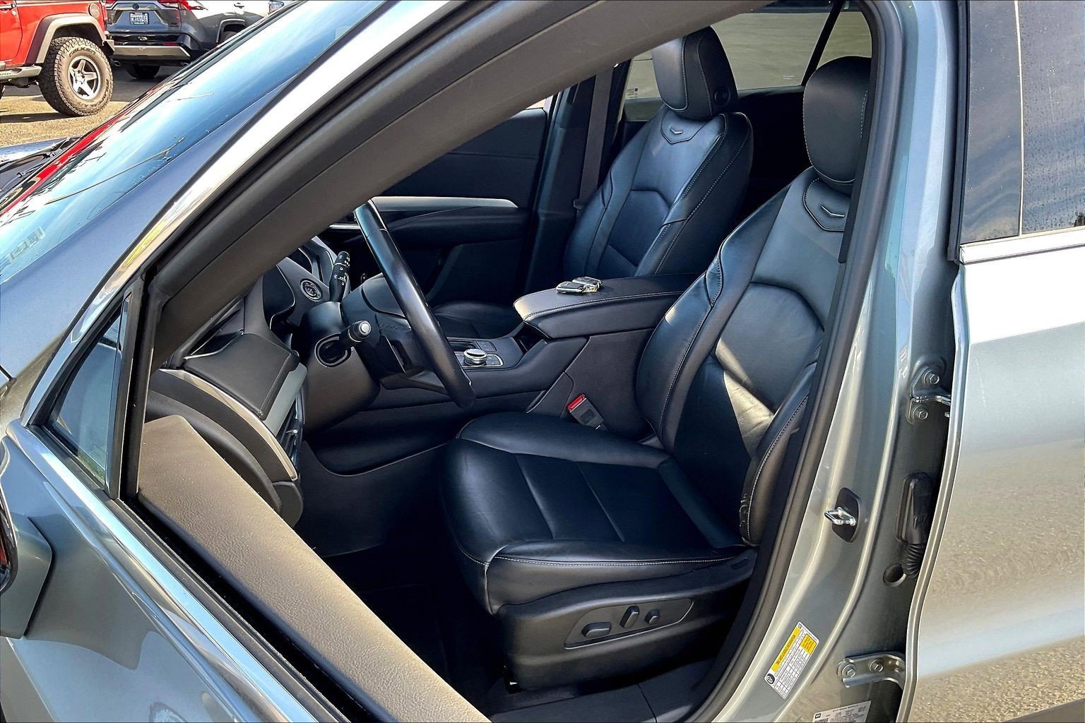 Used 2023 Cadillac XT4 Premium Luxury image 24