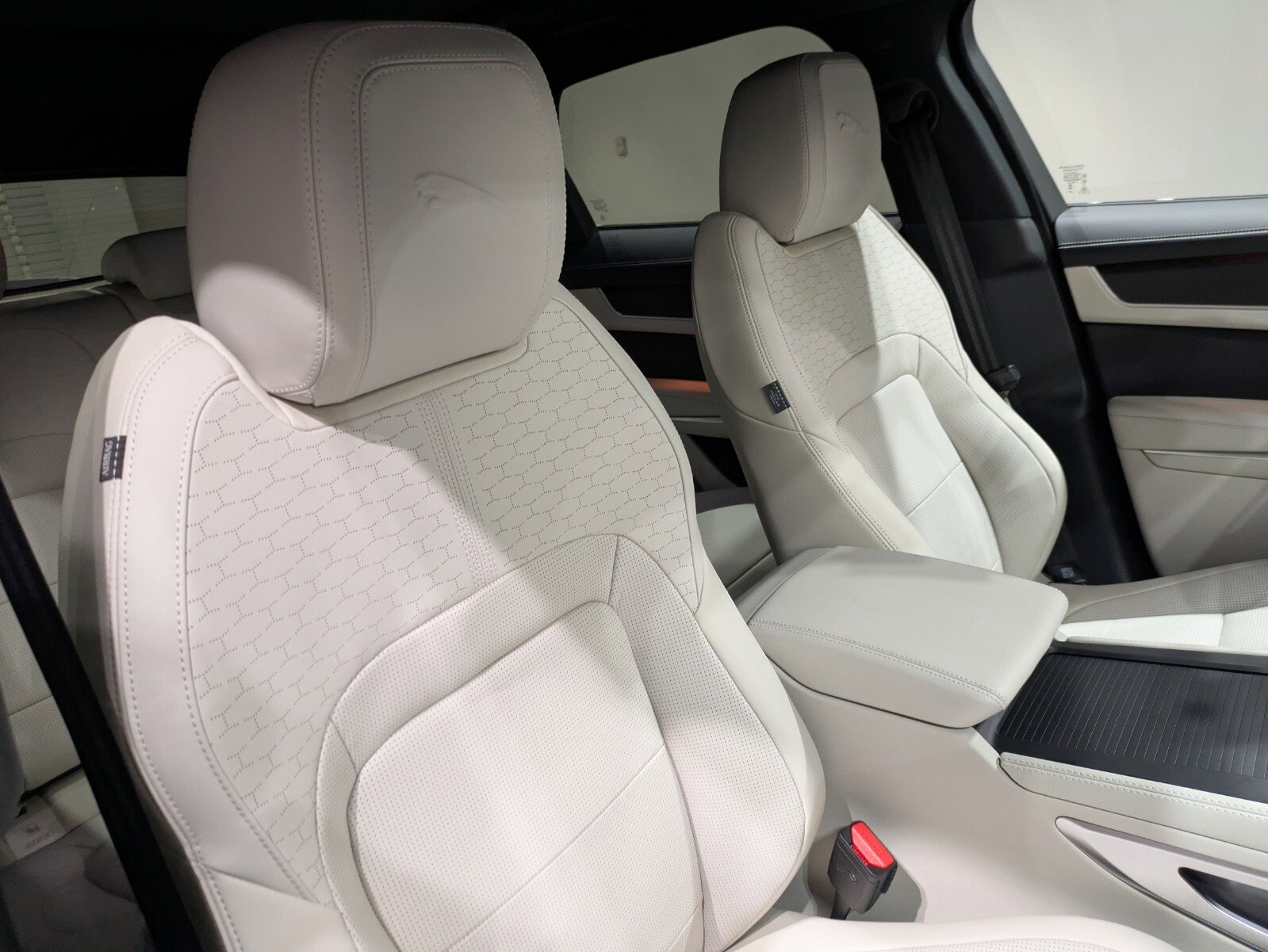 New 2026 Jaguar F-PACE R-Dynamic S image 24
