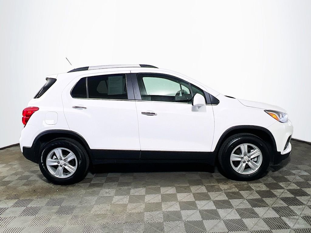 Used 2019 Chevrolet Trax LT w/ LT Convenience Package AWD/4WD image 8