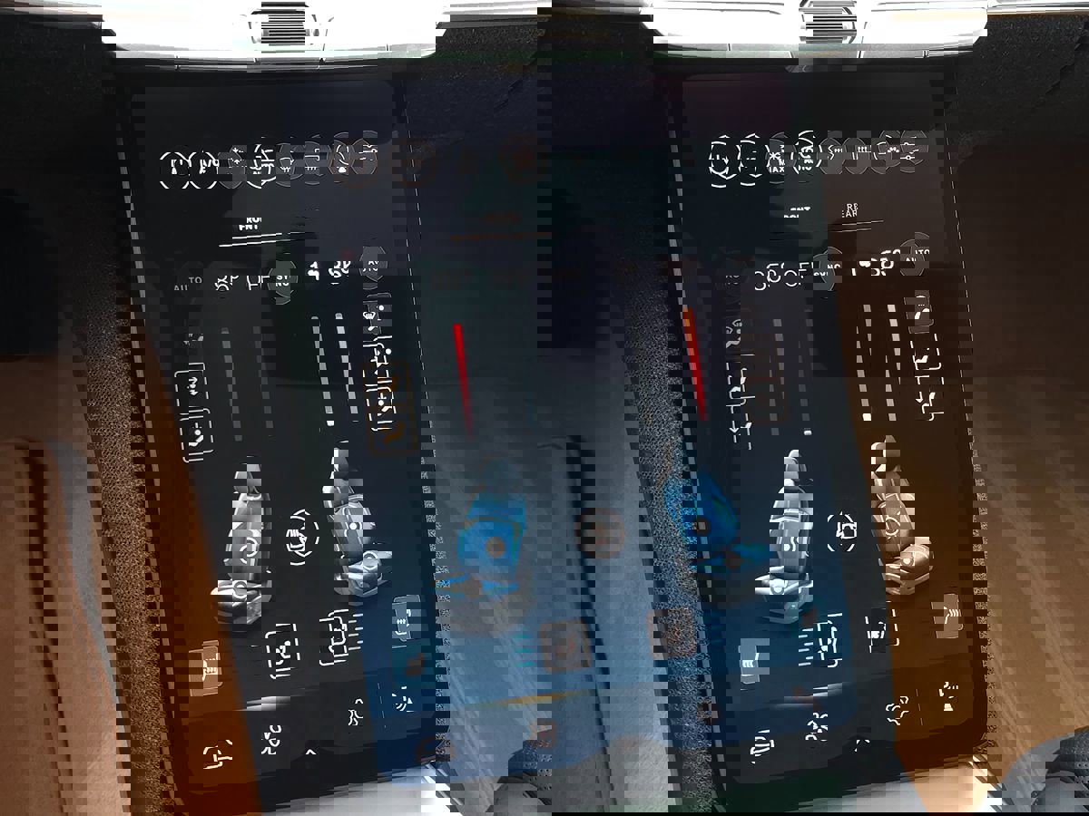 Used 2023 Lucid Air Touring image 34