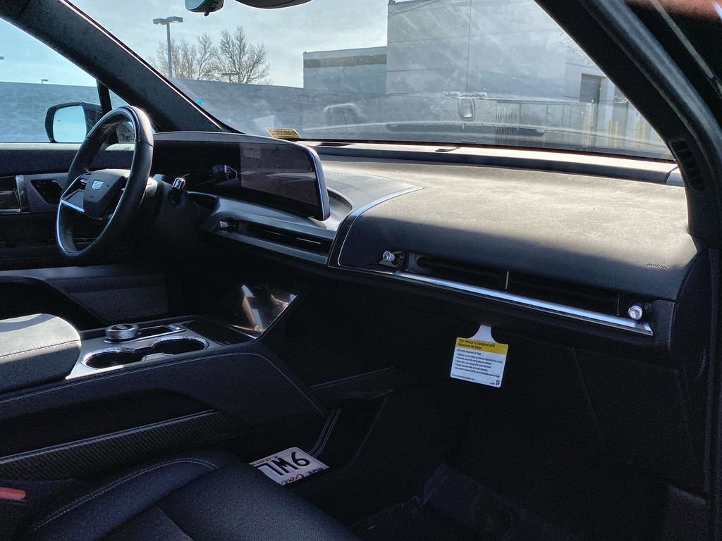 Certified 2026 Cadillac Vistiq Luxury image 27