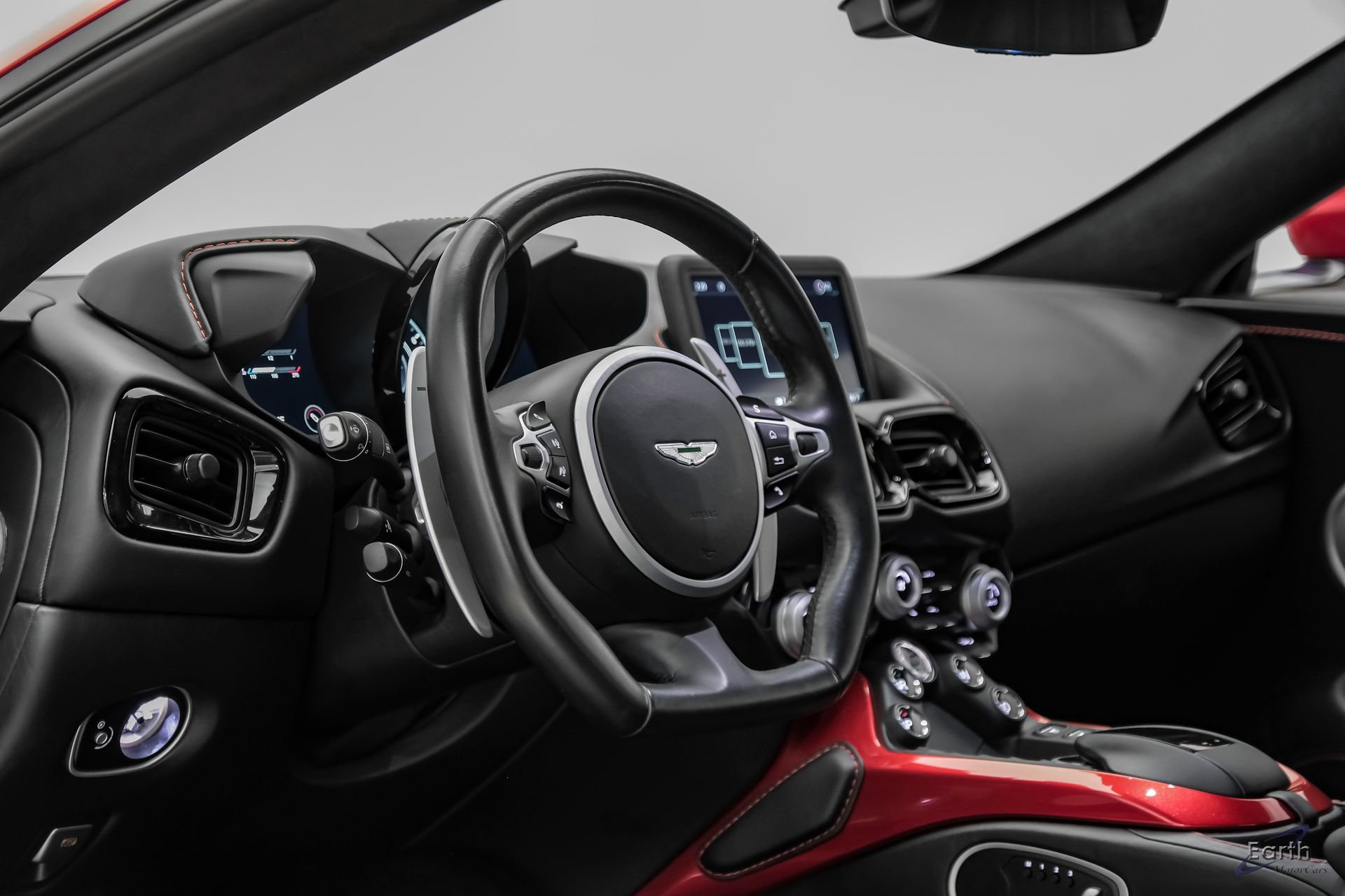 Used 2019 Aston Martin V8 Vantage Coupe RWD image 46