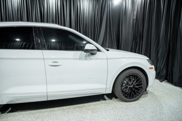 Used 2019 Audi Q5 2.0T Premium w/ Convenience Package AWD/4WD image 4