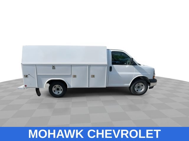 New 2026 Chevrolet Express 3500 w/ Power Convenience Package RWD image 3