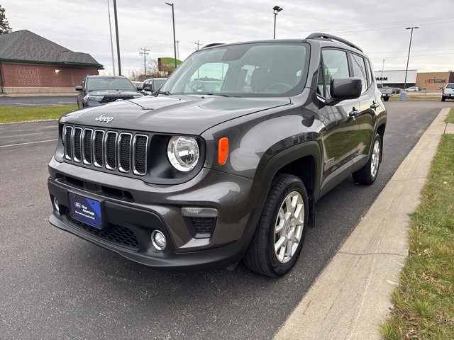 Used 2020 Jeep Renegade Latitude w/ Cold Weather Group image 3