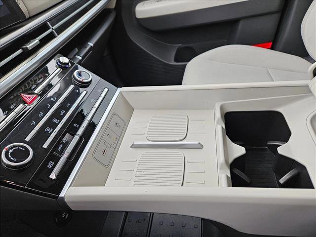 Used 2025 Hyundai Santa Fe SE FWD image 15