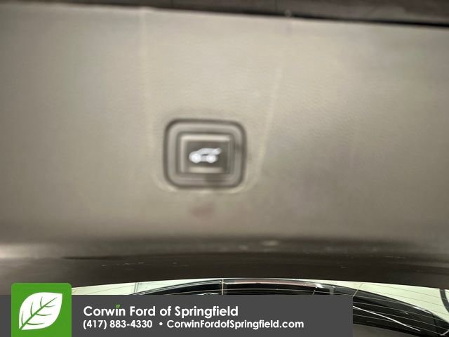 Used 2023 Chevrolet Traverse LT image 17