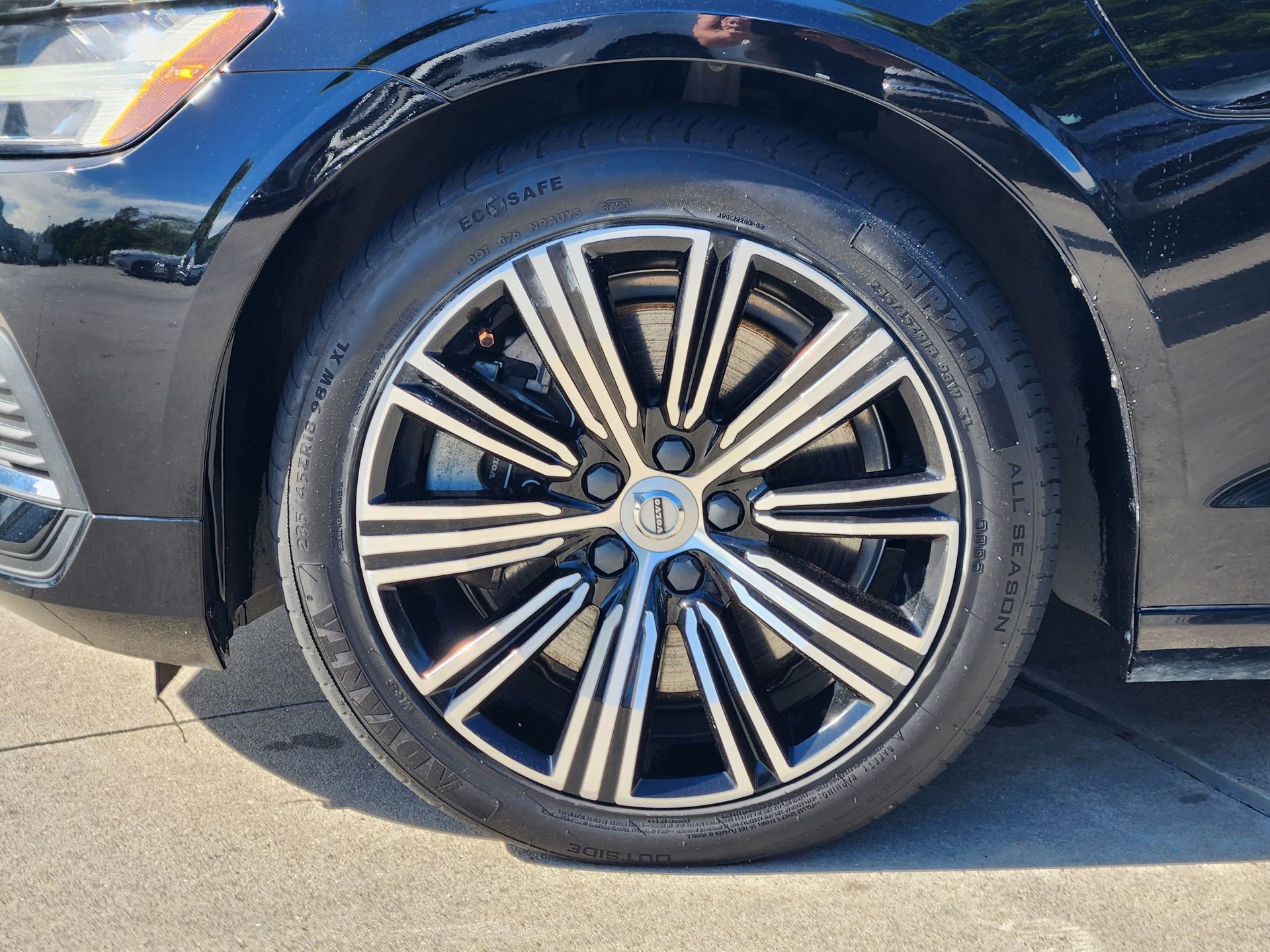 Used 2021 Volvo S60 T8 Inscription image 12