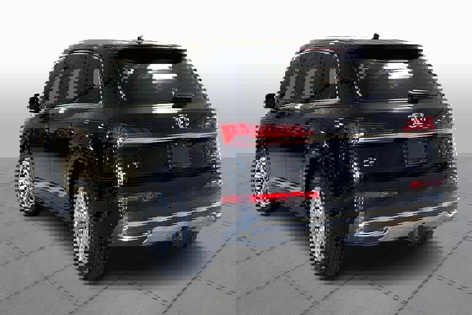 Used 2023 Audi Q7 Premium Plus w/ Premium Plus Package image 11