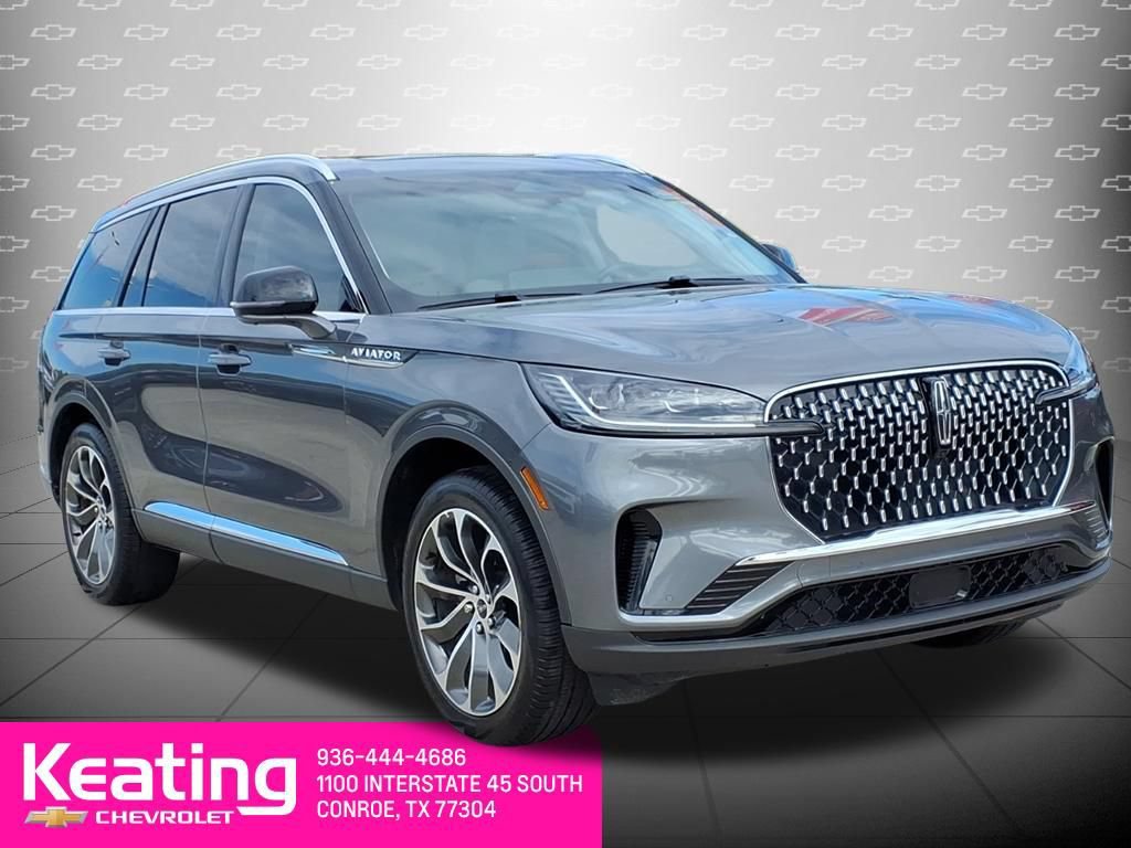 Used 2025 Lincoln Aviator Reserve w/ Illumination Package RWD image 3