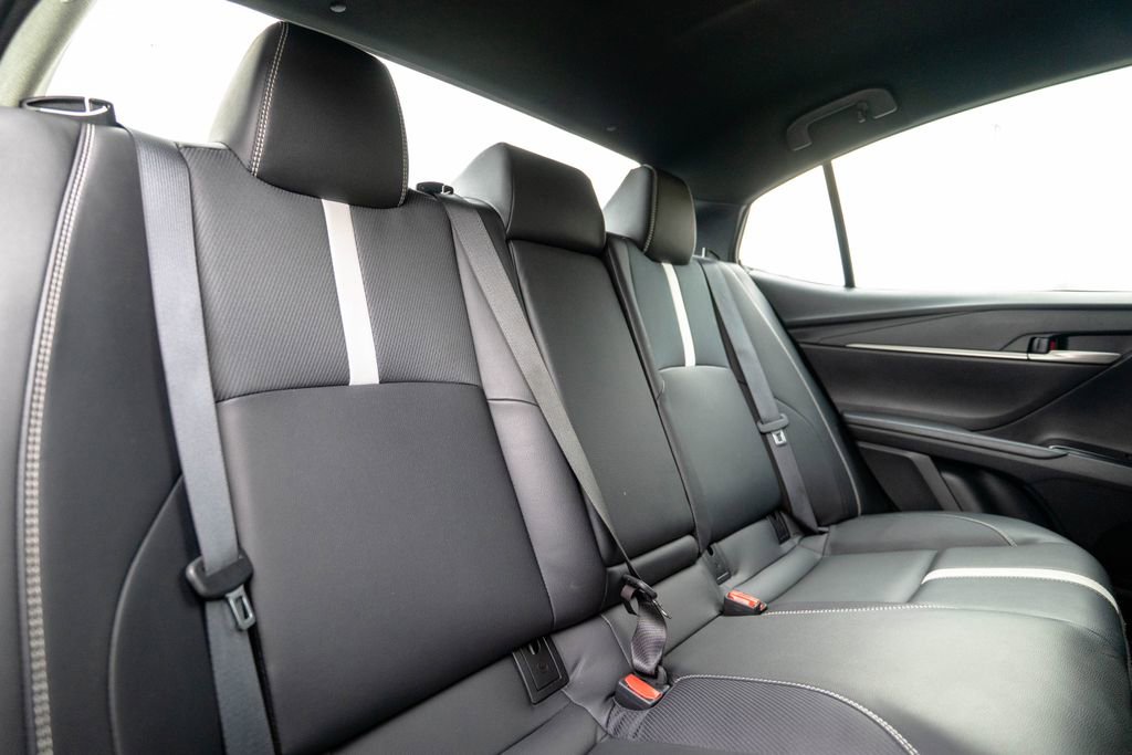 Used 2025 Toyota Camry SE w/ Convenience Package image 31