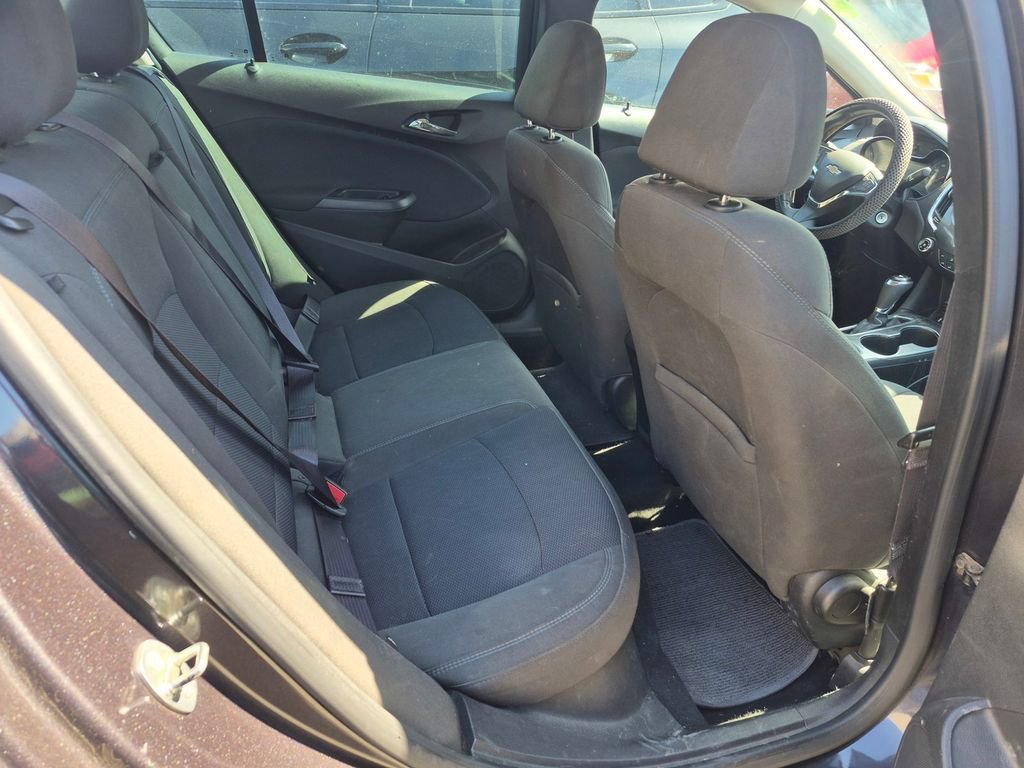 Used 2016 Chevrolet Cruze LT FWD image 13